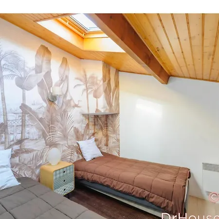 Maisonnette Bord De * Royan